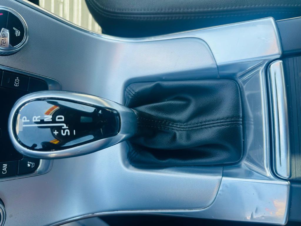 2017 Volvo V60 Image 22