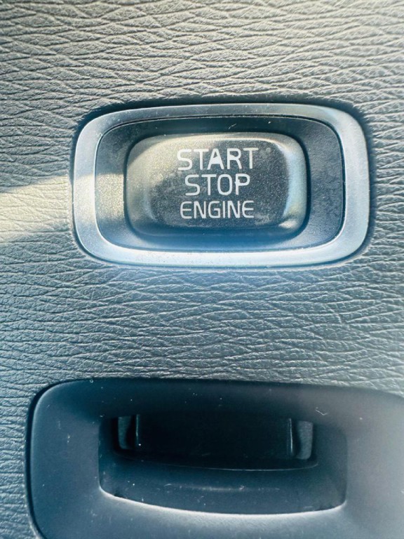 2017 Volvo V60 Image 26