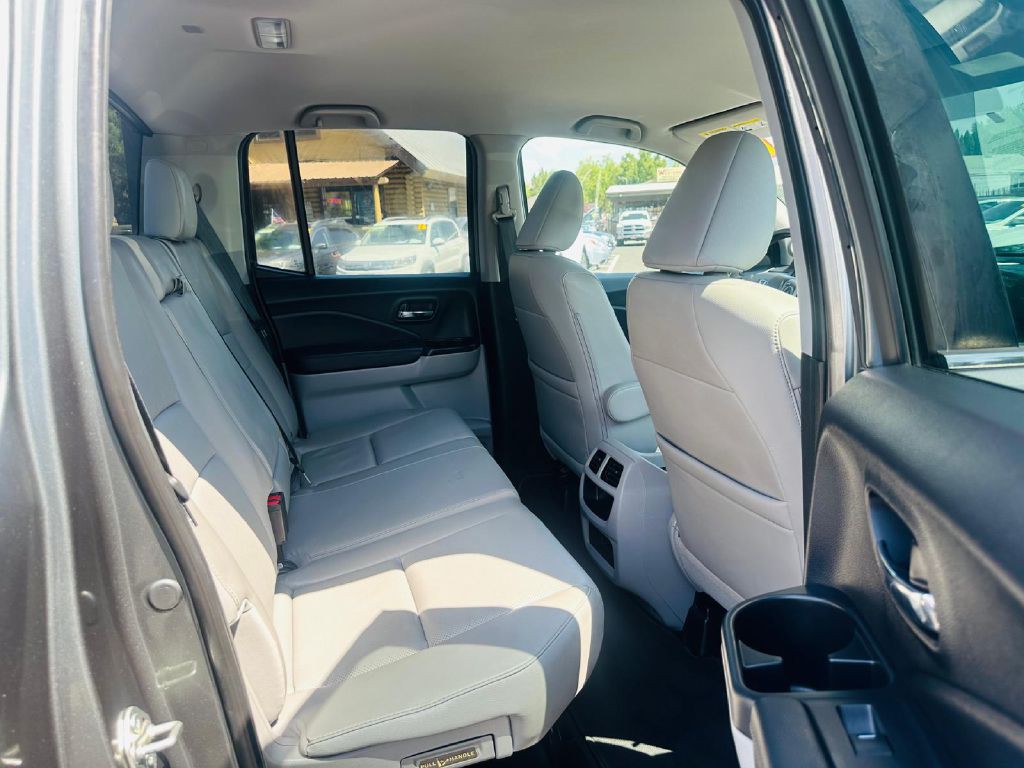 2018 Honda Ridgeline Image 16