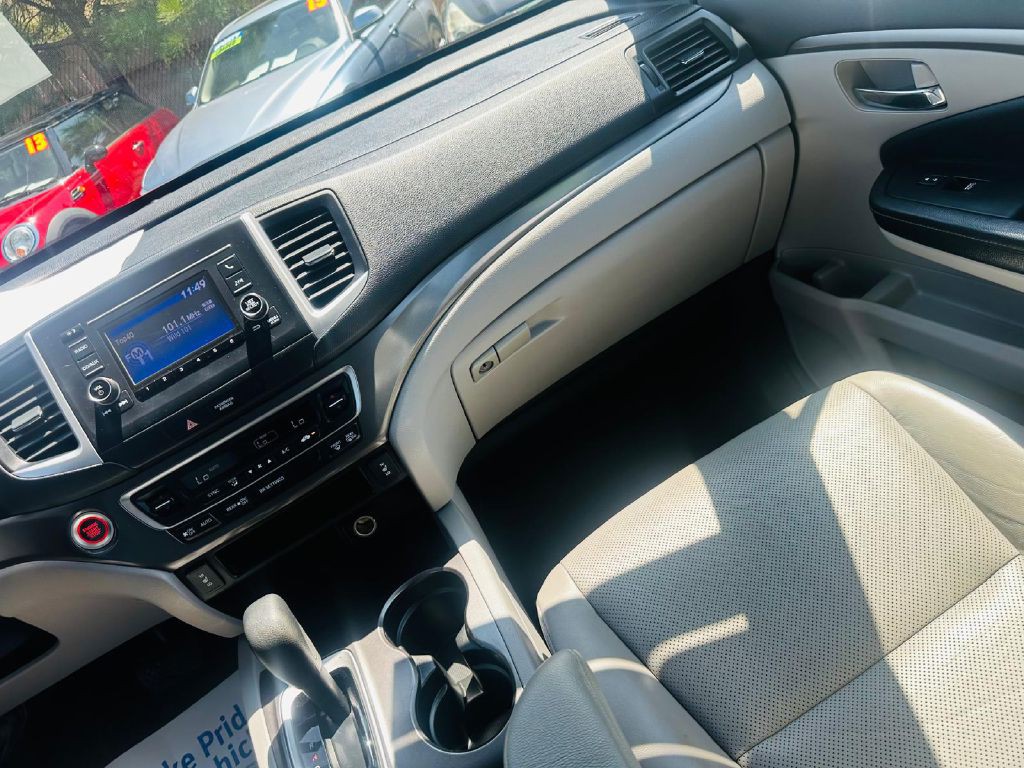 2018 Honda Ridgeline Image 22