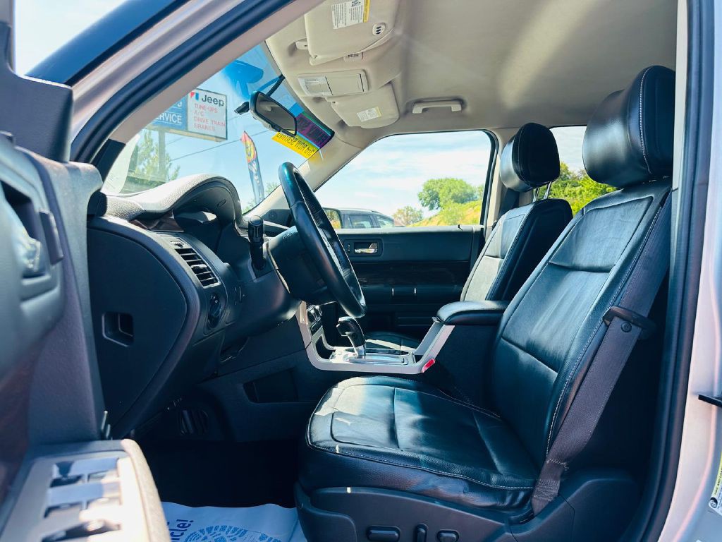 2011 Ford Flex Image 11