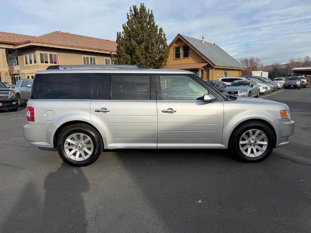 2011 Ford Flex Image 8