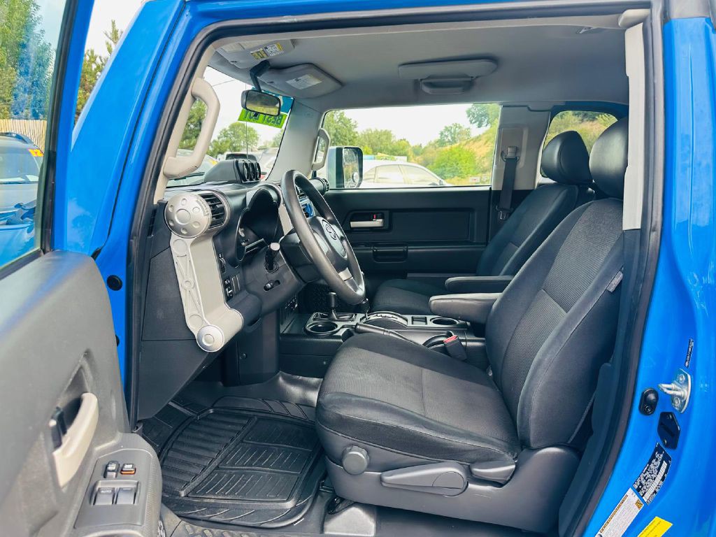 2008 Toyota FJ Cruiser Image 12