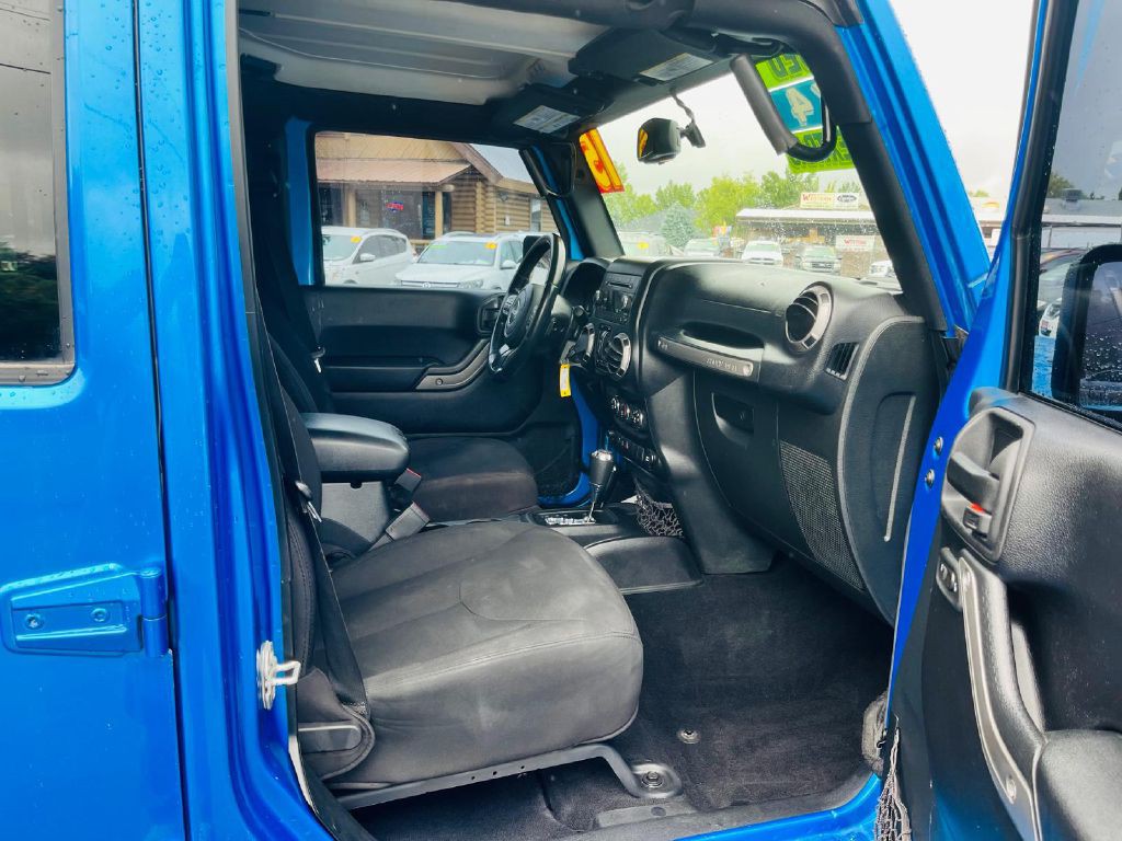 2015 Jeep Wrangler Unlimited Image 14
