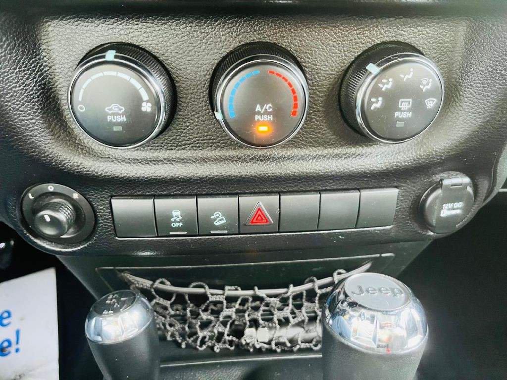 2015 Jeep Wrangler Unlimited Image 24