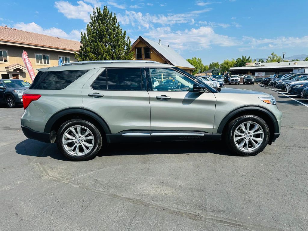 2020 Ford Explorer Image 8