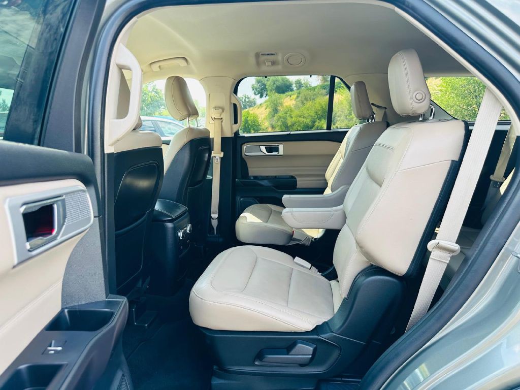 2020 Ford Explorer Image 13
