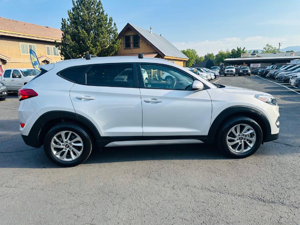 2017 Hyundai Tucson Image 8