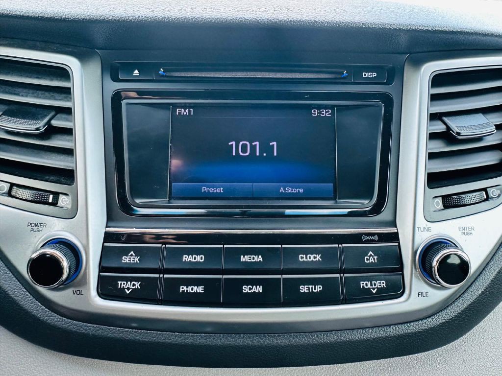 2017 Hyundai Tucson Image 25