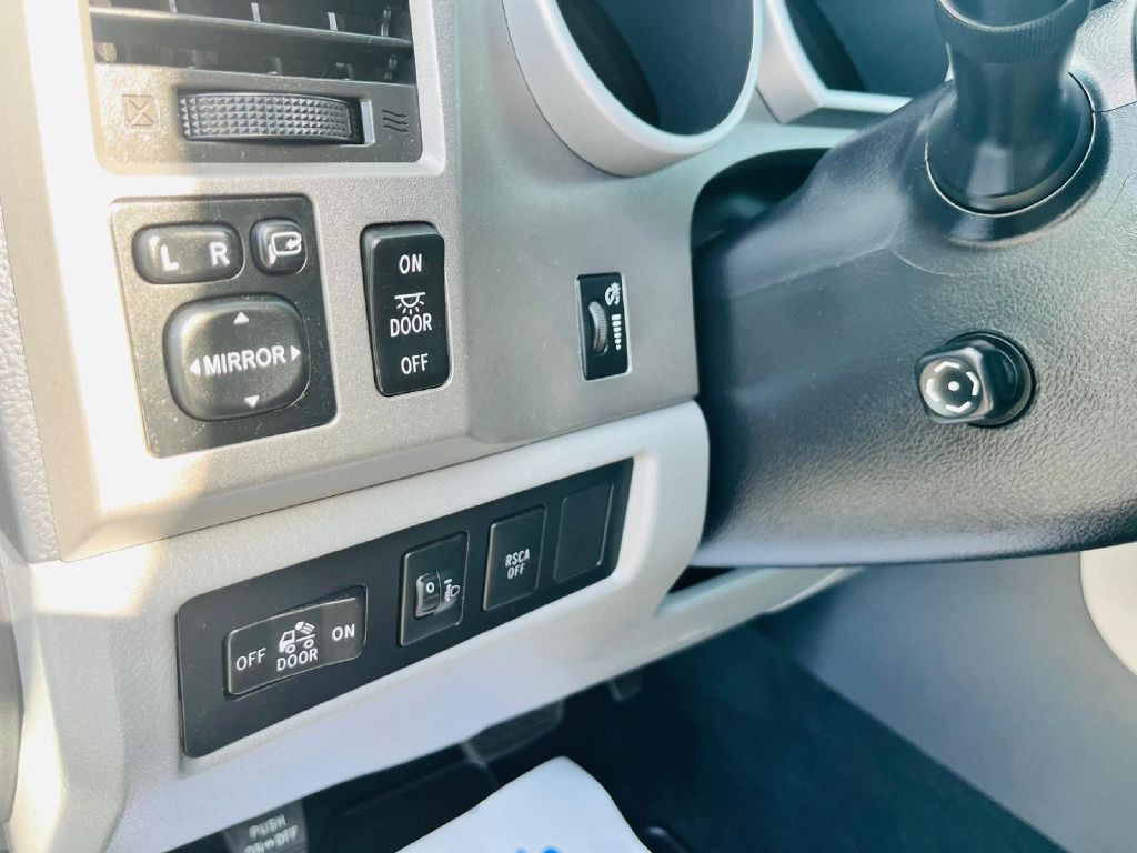 2013 Toyota Tundra Image 24