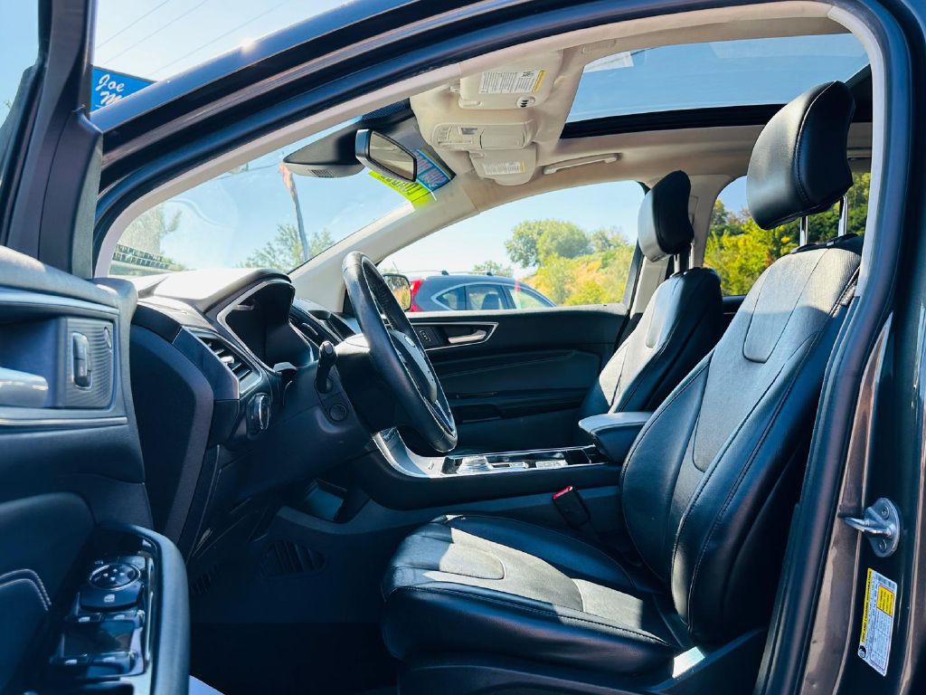 2019 Ford Edge Image 12