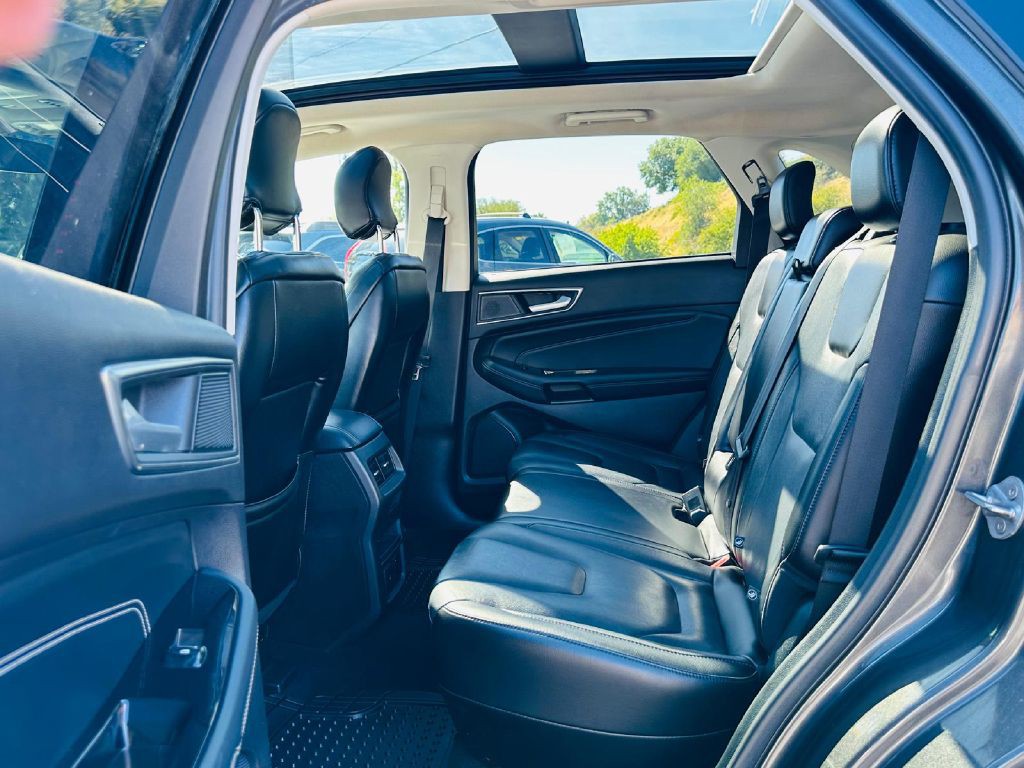 2019 Ford Edge Image 13