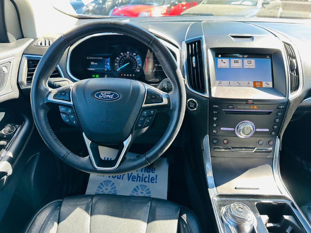 2019 Ford Edge Image 17