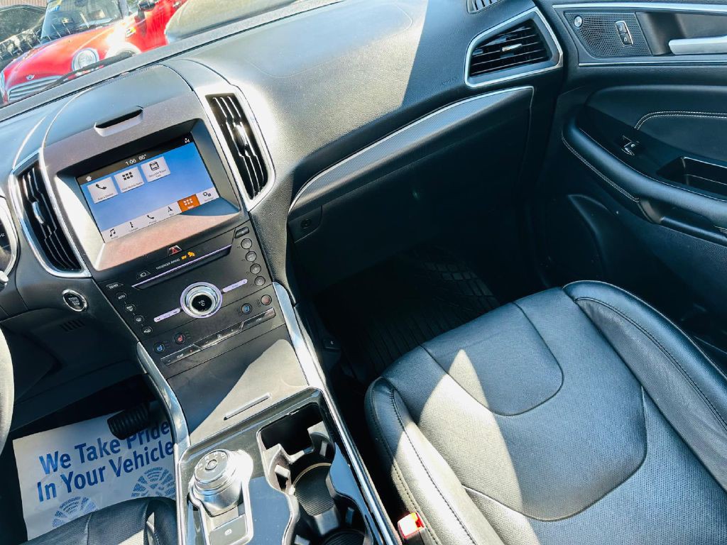 2019 Ford Edge Image 21