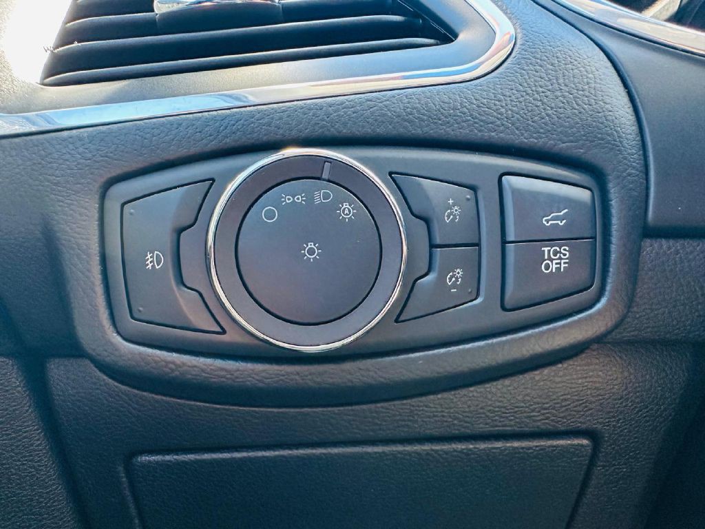 2019 Ford Edge Image 26