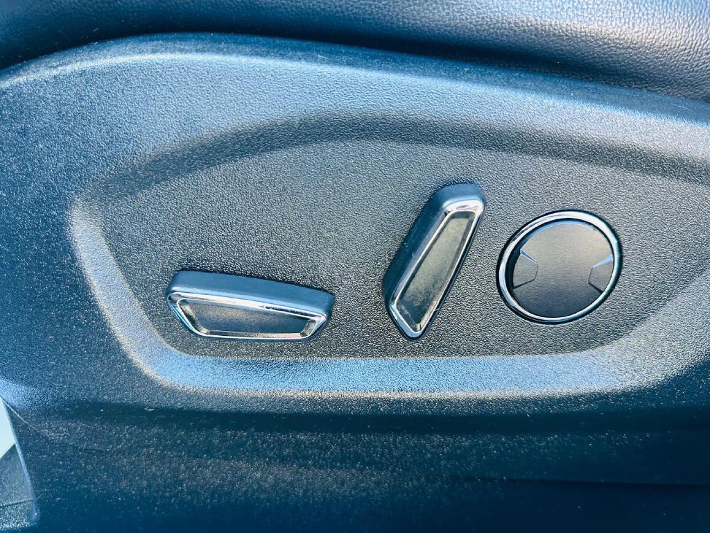 2019 Ford Edge Image 29