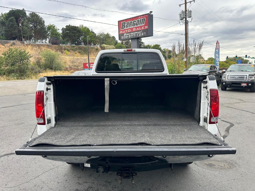 2006 Ford F-350 Image 11