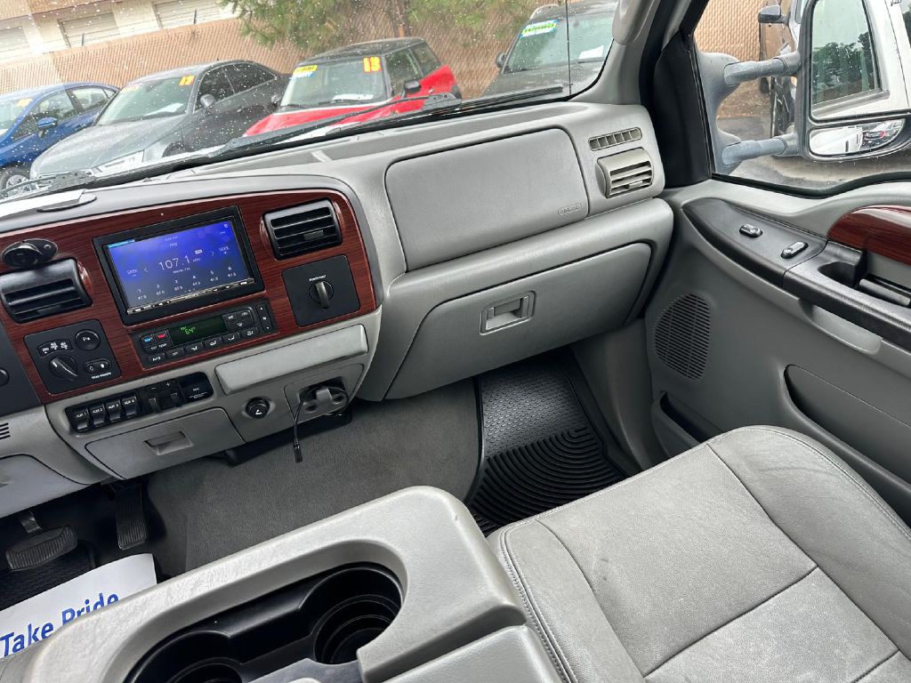 2006 Ford F-350 Image 21