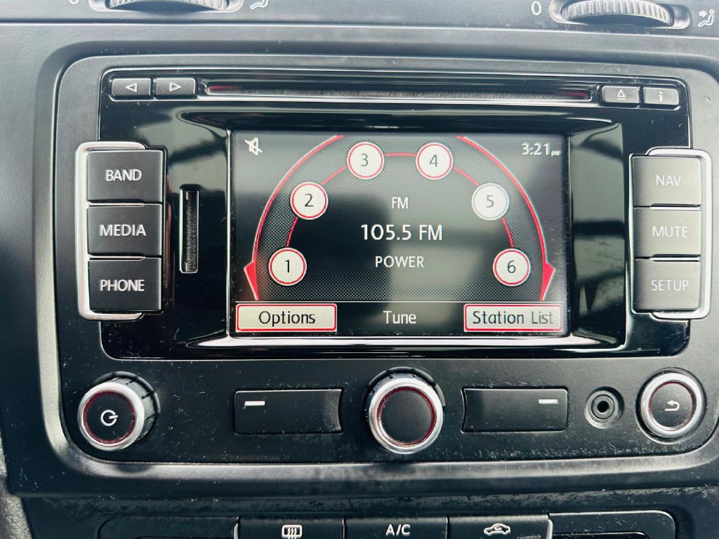 2014 Volkswagen Jetta Image 24