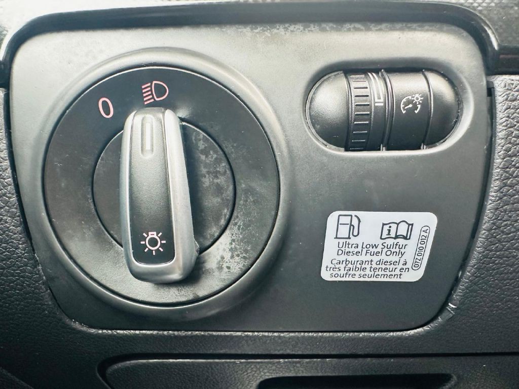 2014 Volkswagen Jetta Image 25