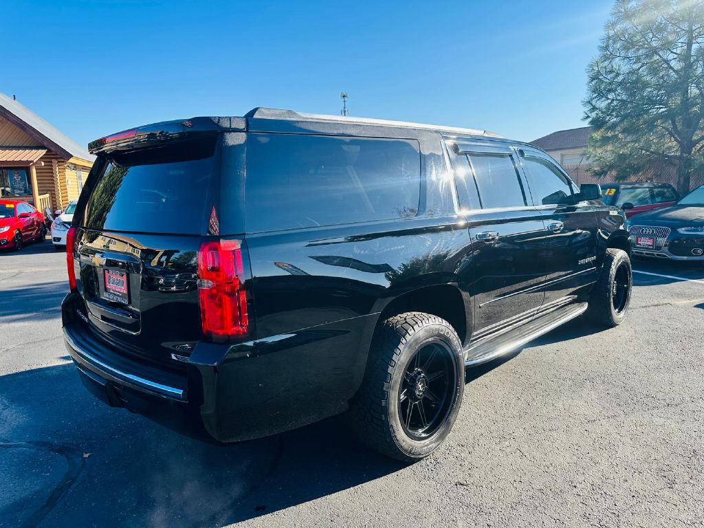 2017 Chevrolet Suburban Image 7