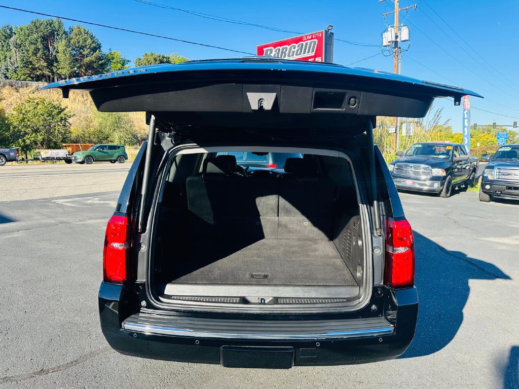 2017 Chevrolet Suburban Image 11