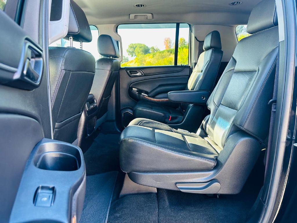 2017 Chevrolet Suburban Image 13