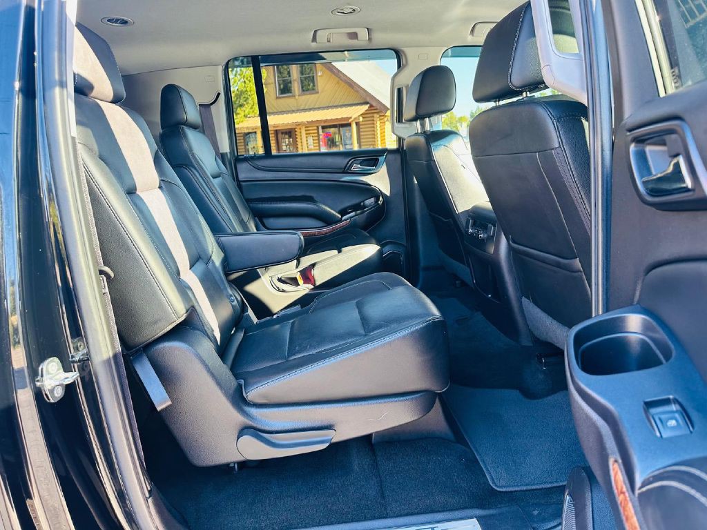 2017 Chevrolet Suburban Image 16