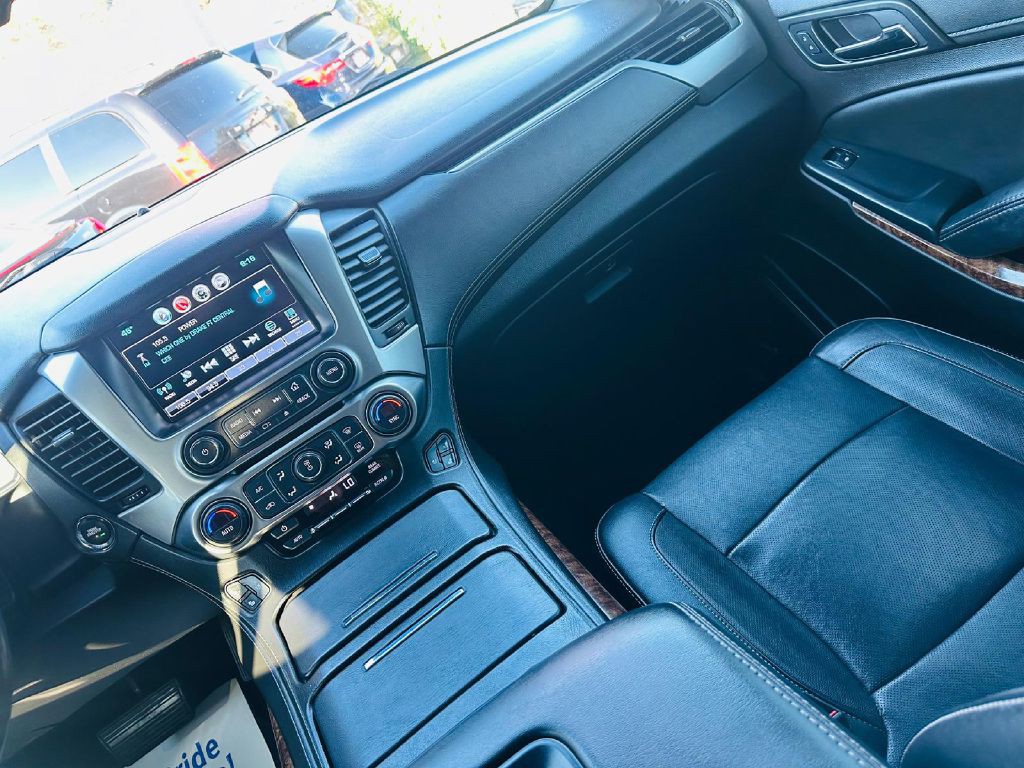 2017 Chevrolet Suburban Image 23