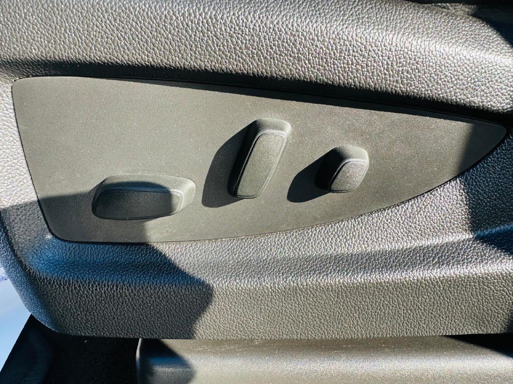 2017 Chevrolet Suburban Image 33
