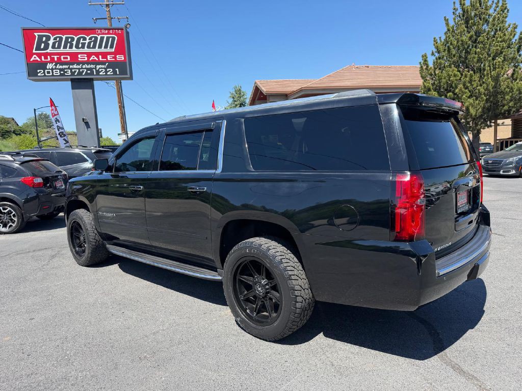 2017 Chevrolet Suburban Image 5