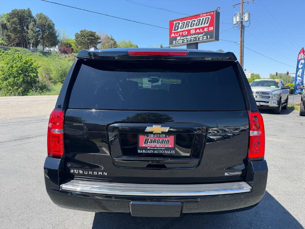 2017 Chevrolet Suburban Image 6