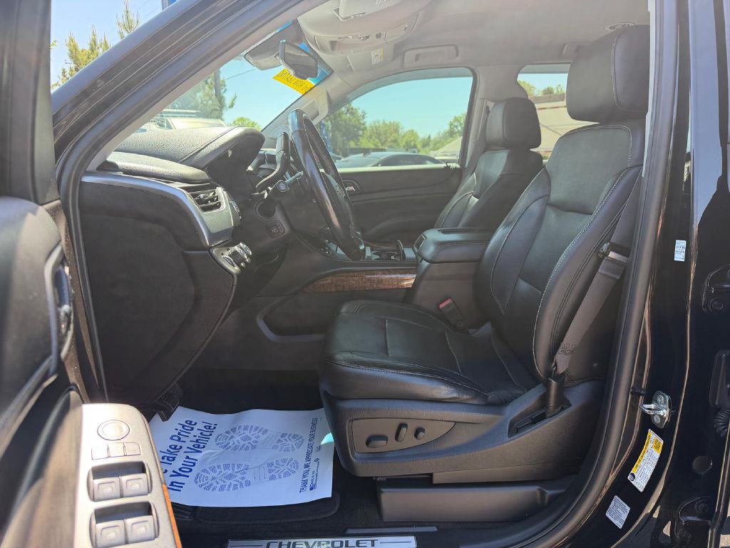 2017 Chevrolet Suburban Image 12
