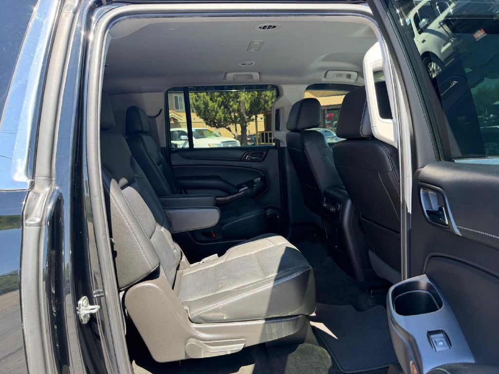 2017 Chevrolet Suburban Image 16