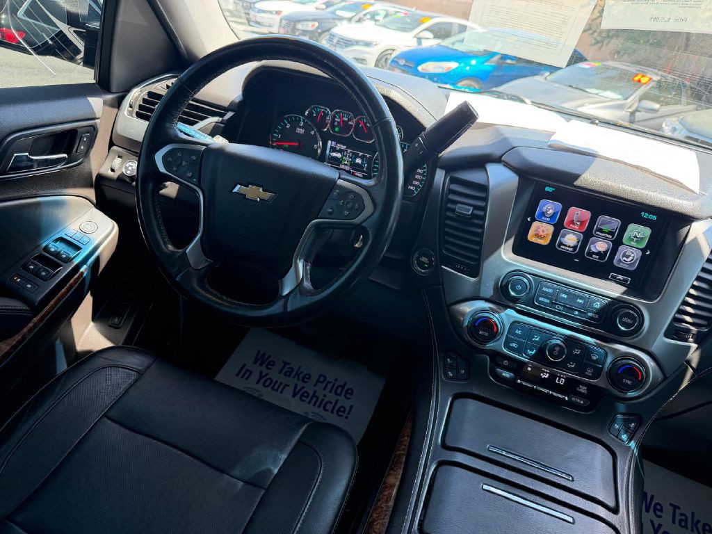 2017 Chevrolet Suburban Image 22