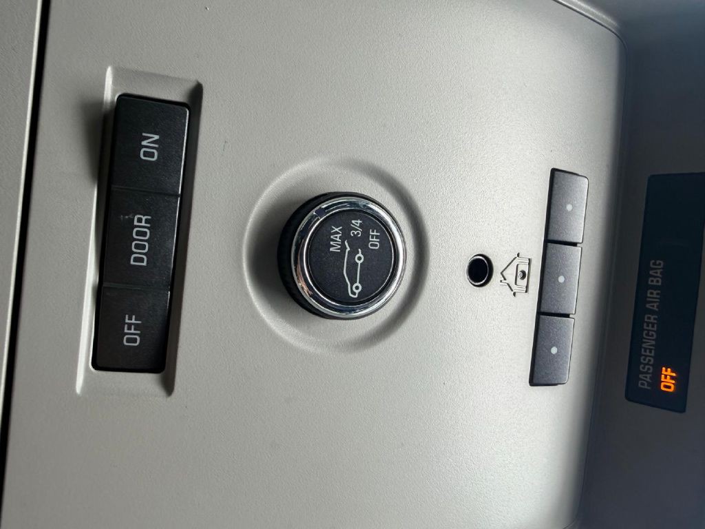 2017 Chevrolet Suburban Image 35