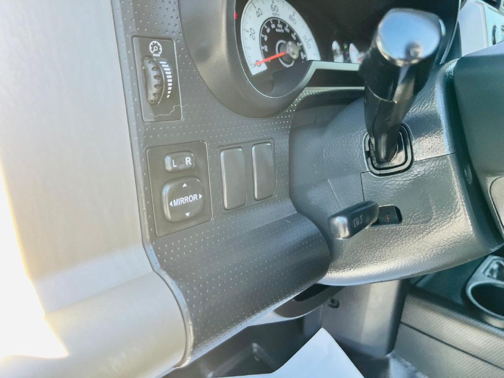 2008 Toyota FJ Cruiser Image 22