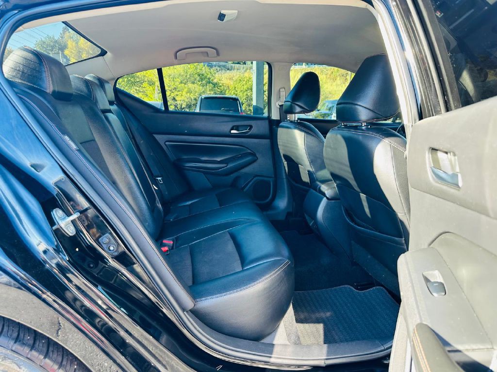 2020 Nissan Altima Image 15