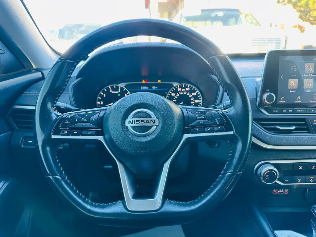 2020 Nissan Altima Image 18