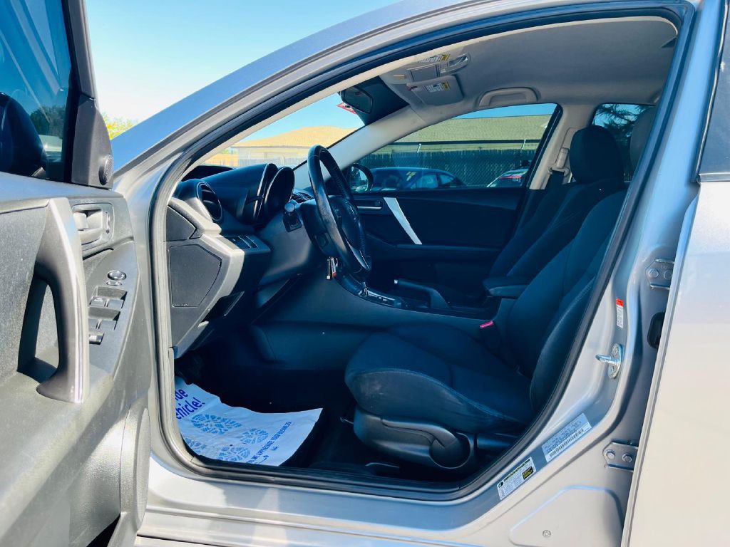 2011 Mazda Mazda3 Image 12