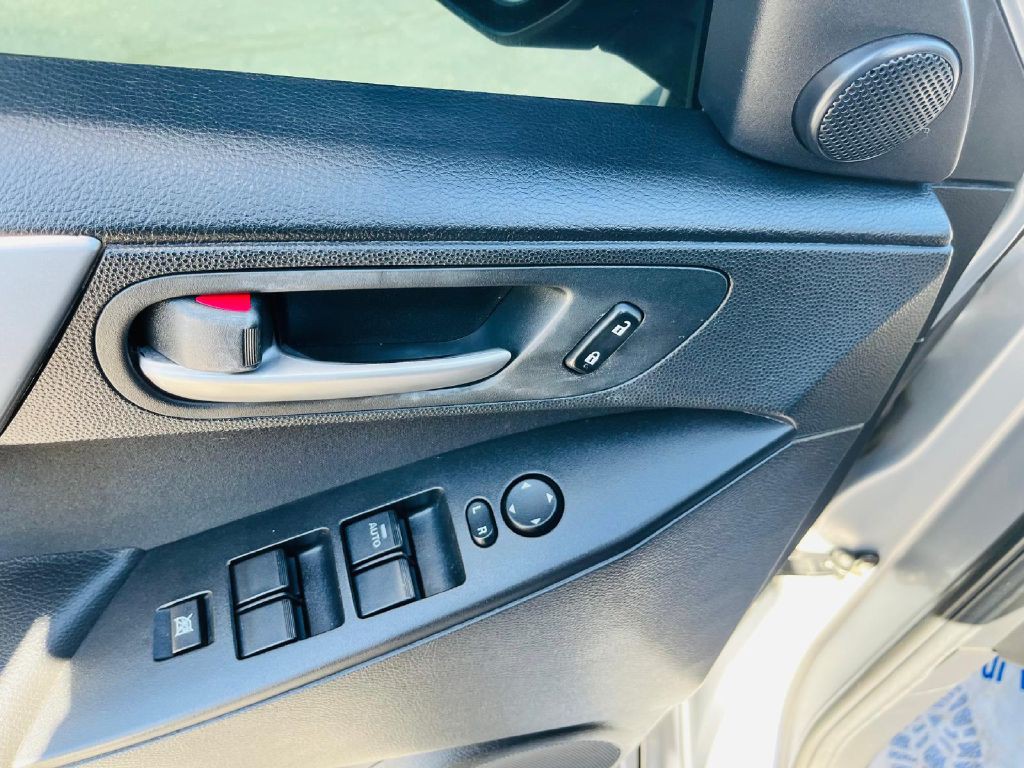 2011 Mazda Mazda3 Image 22