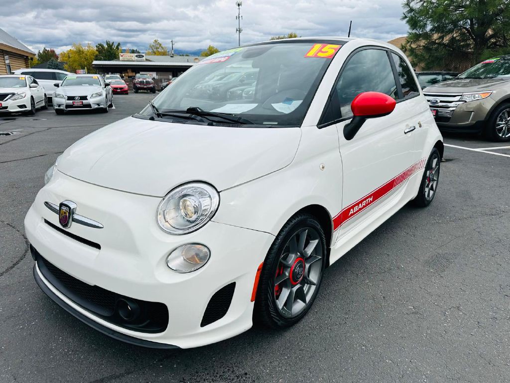 2015 FIAT 500 Image 3