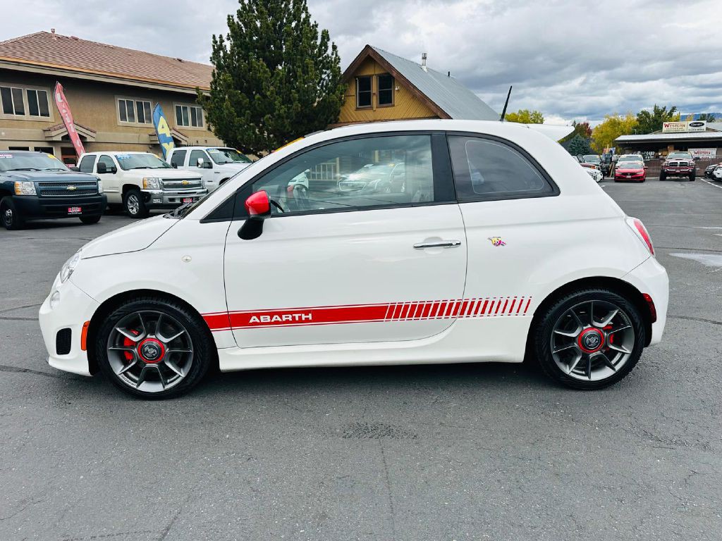 2015 FIAT 500 Image 4