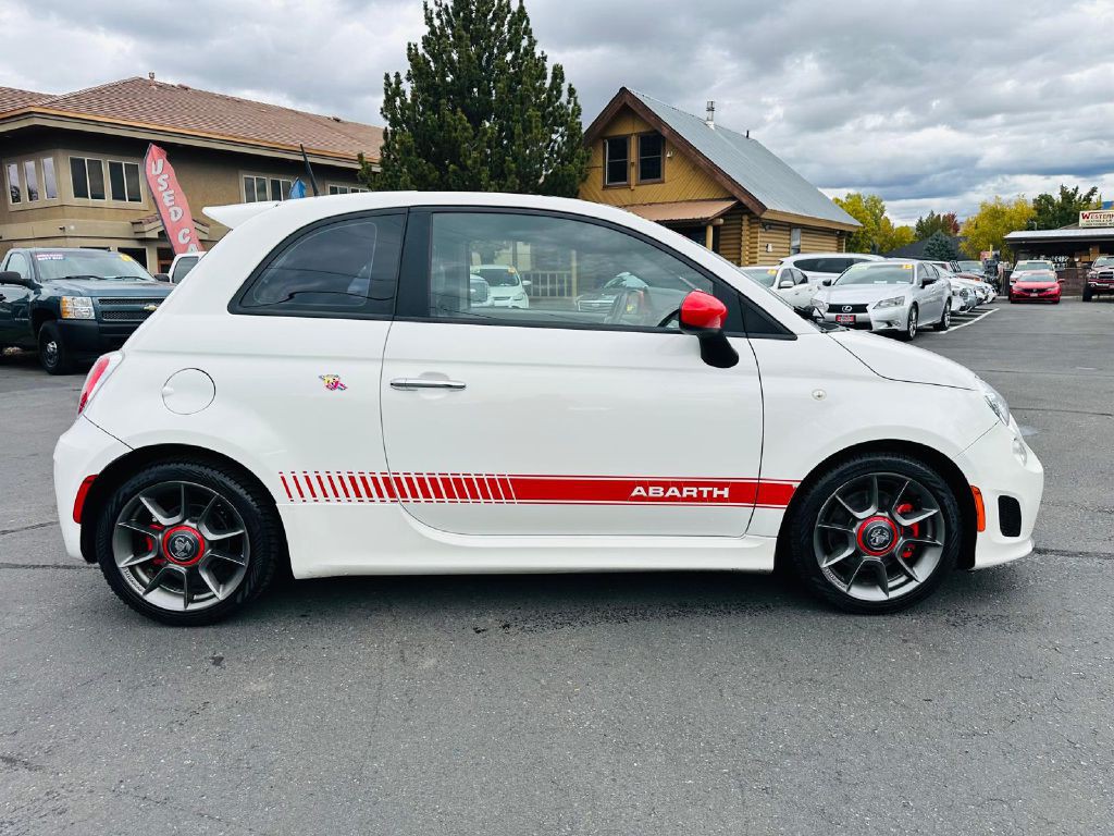 2015 FIAT 500 Image 8