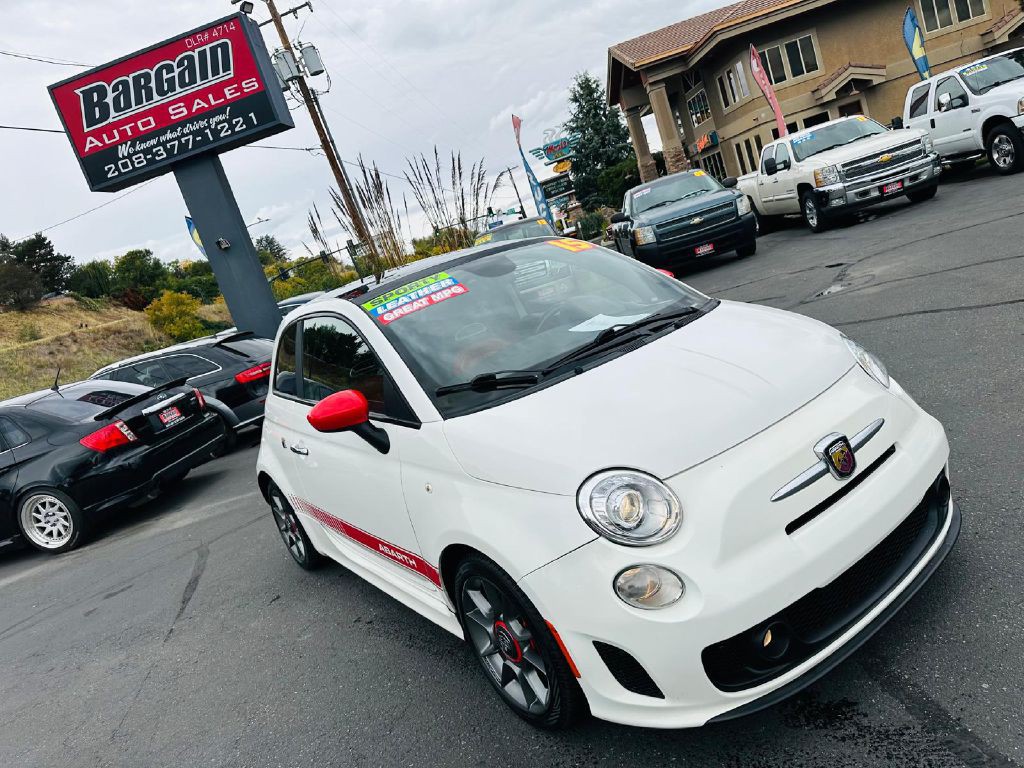 2015 FIAT 500 Image 9