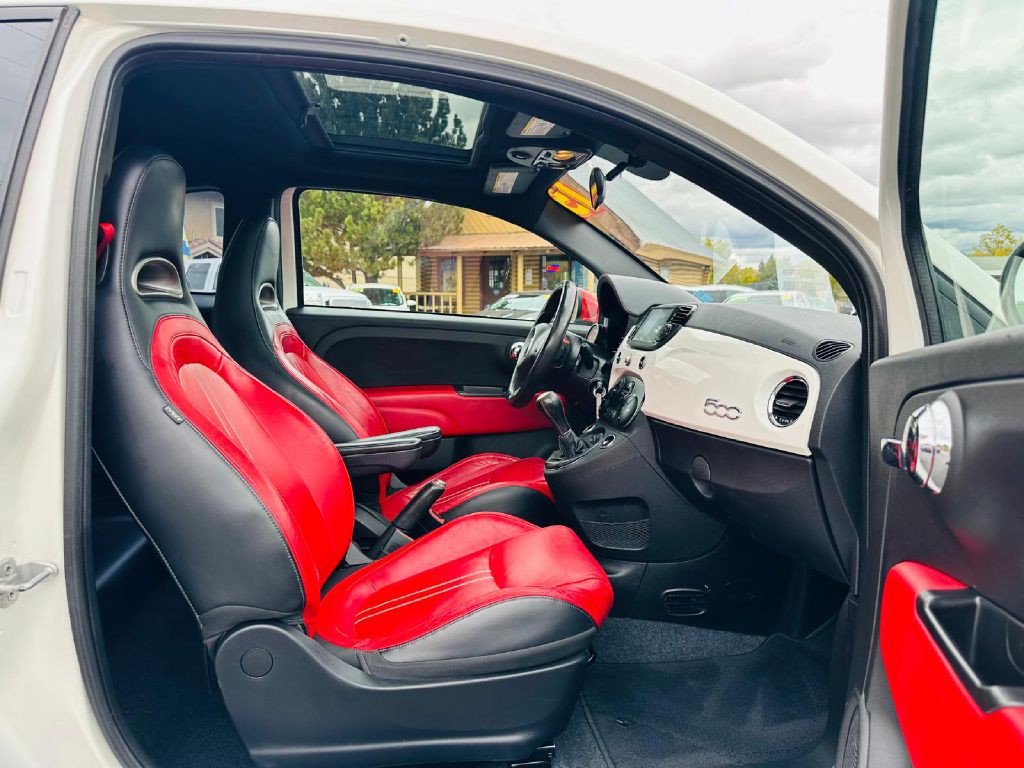 2015 FIAT 500 Image 14