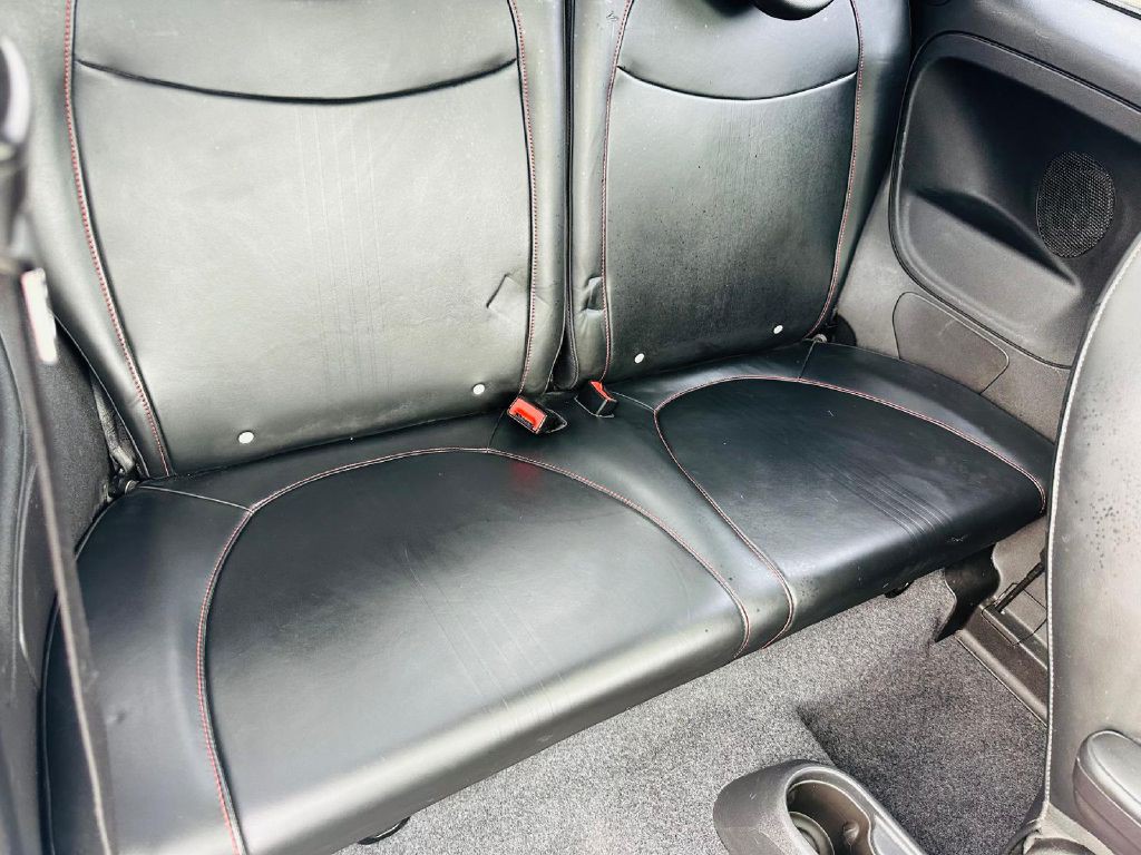 2015 FIAT 500 Image 15