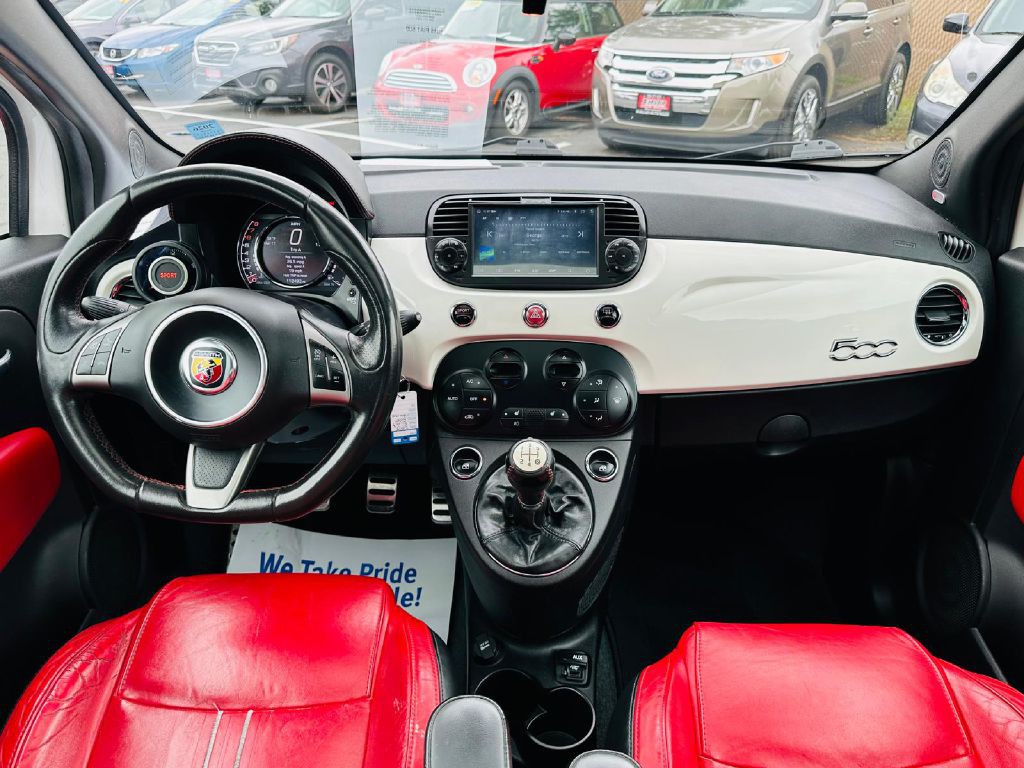 2015 FIAT 500 Image 16