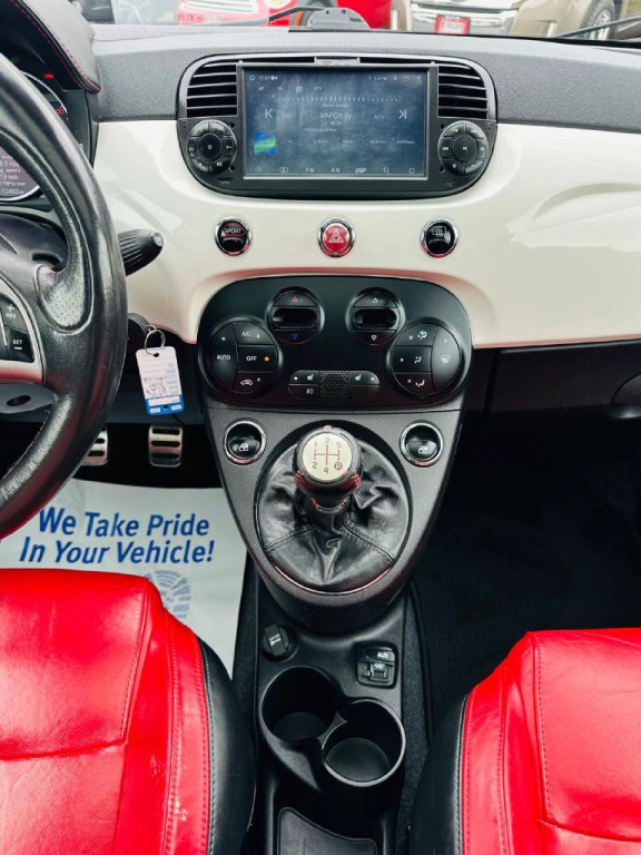 2015 FIAT 500 Image 19