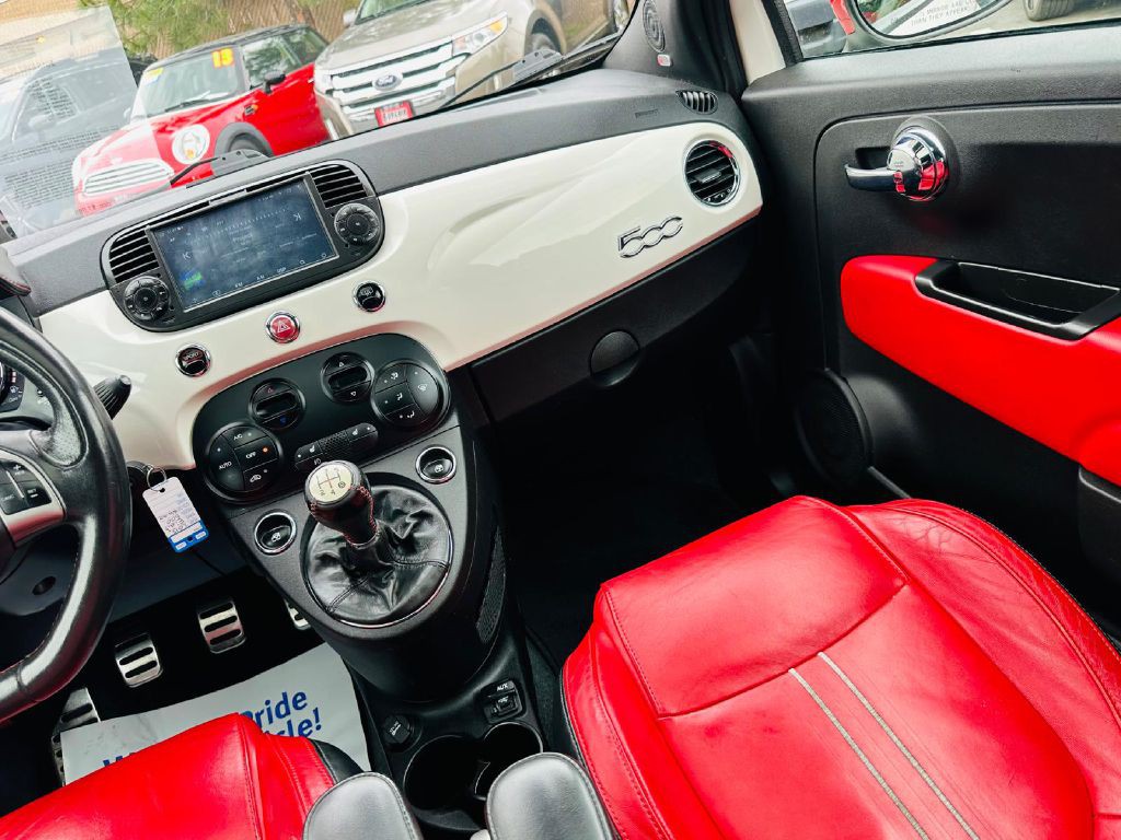 2015 FIAT 500 Image 21